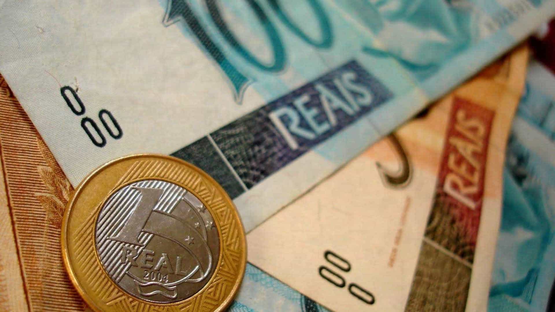 Sem aumento real: Governo propõe salário mínimo de R$ 1.088 em 2021