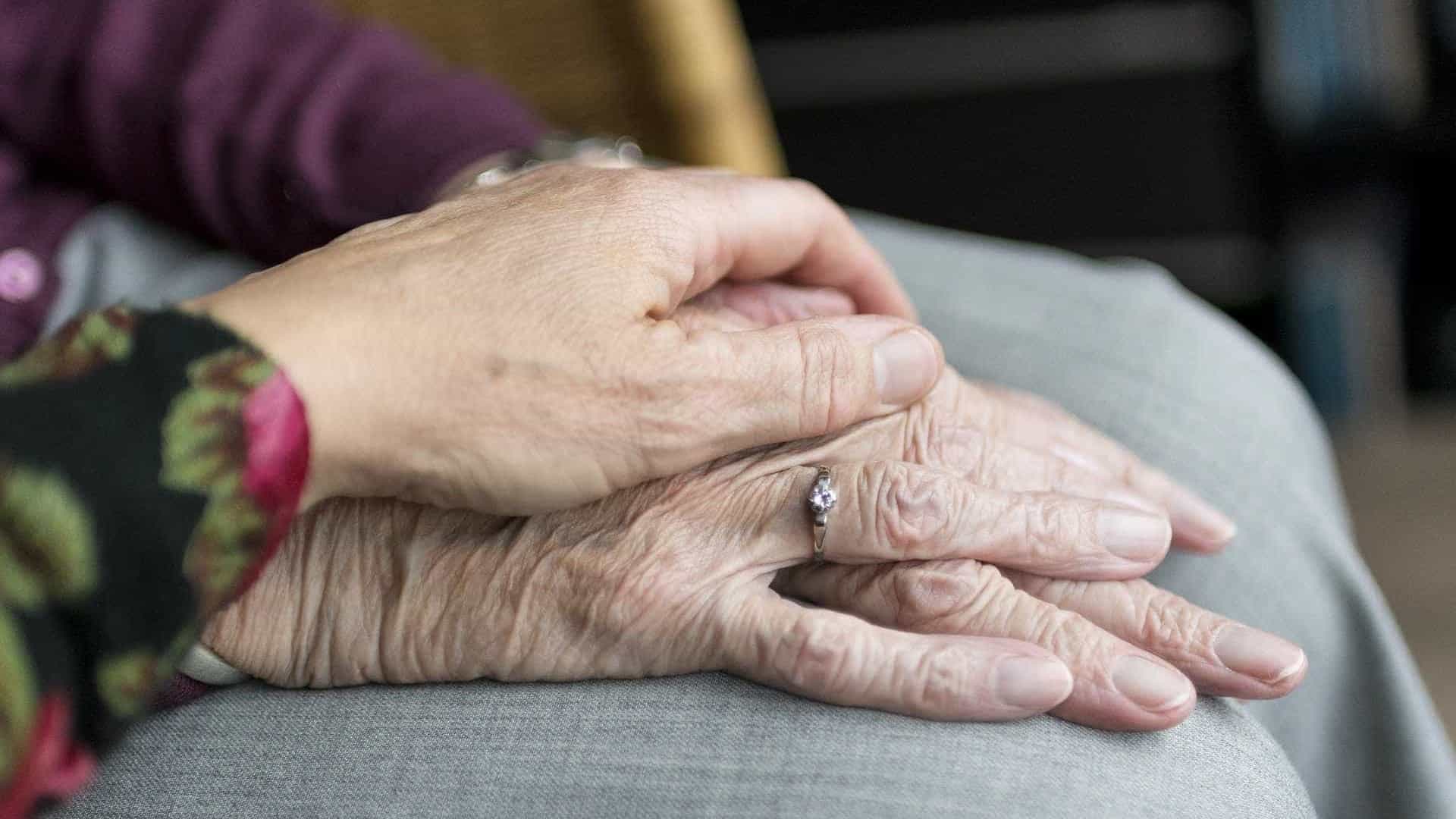 Projeto isenta de punições aposentados idosos que não votar em 2020