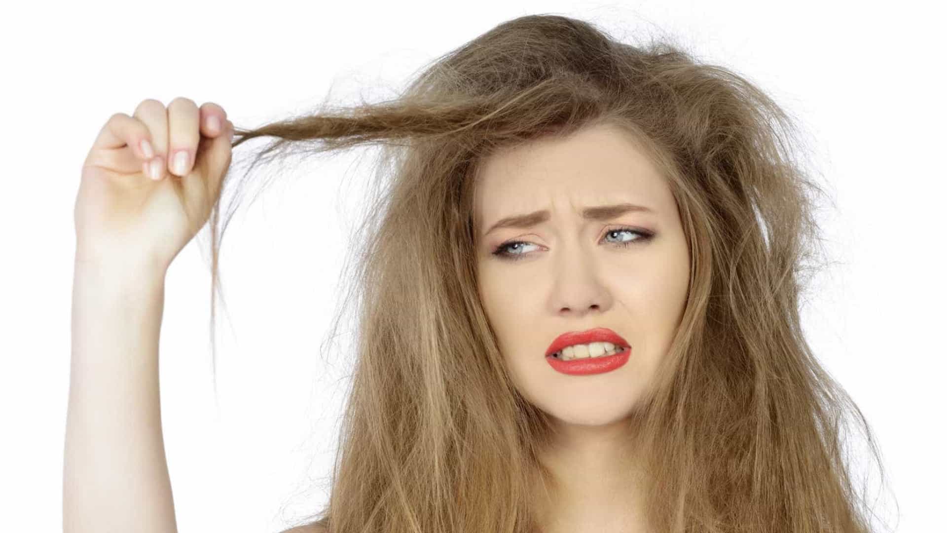 Descubra como eliminar o ressecamento do cabelo naturalmente