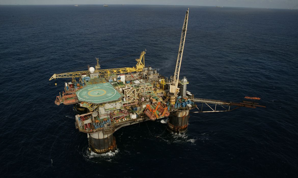 Petrobras inicia nova produção do pré-sal em Atapu
