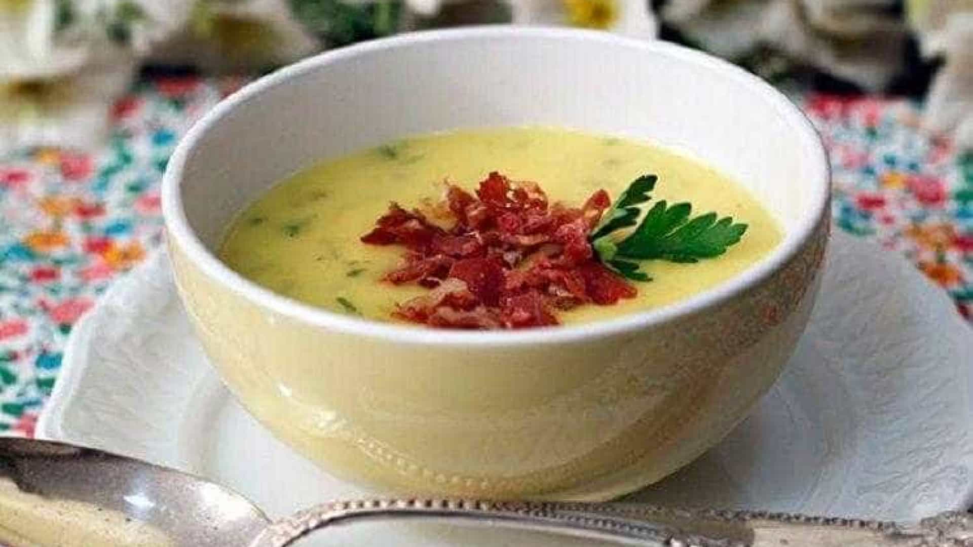 Aprenda a fazer 3 receitas deliciosas de sopa caseira