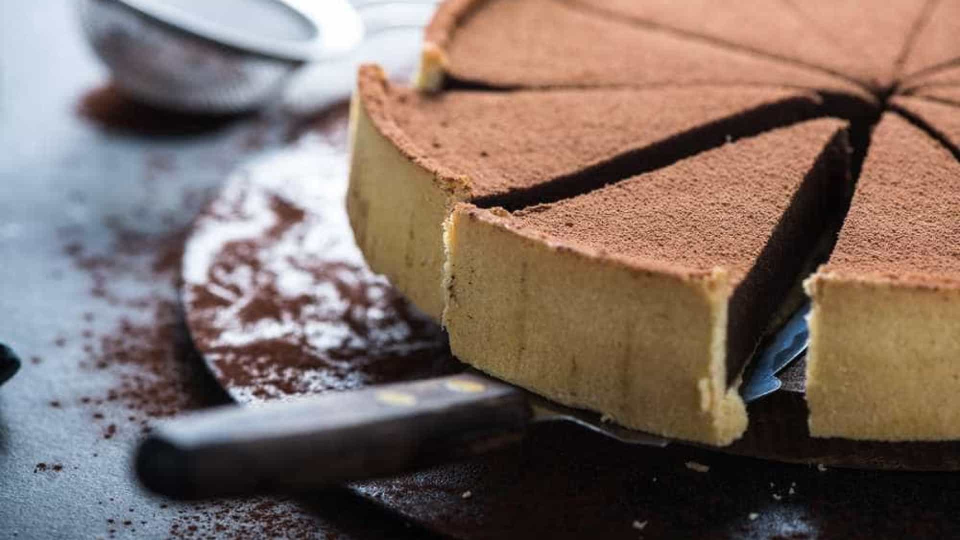 Torta de Nutella é fácil de fazer e leva apenas dois ingredientes