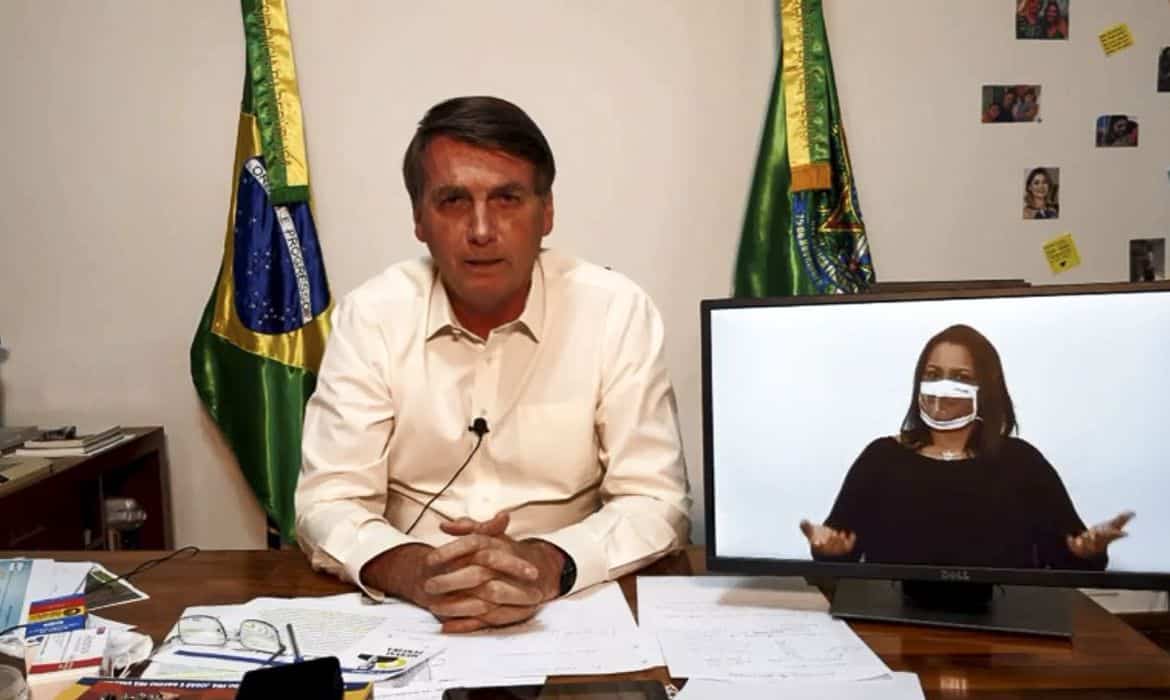 Bolsonaro diz que críticas ambientais que o Brasil sofre são injustas