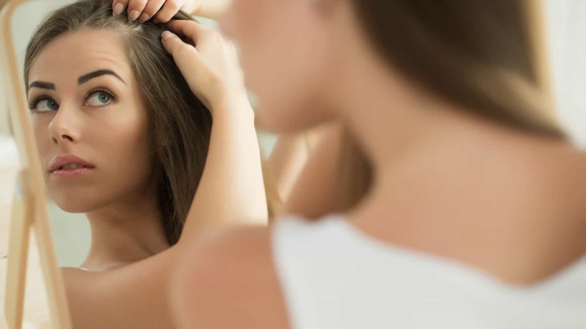 Queratina no cabelo: vantagens e desvantagens deste uso