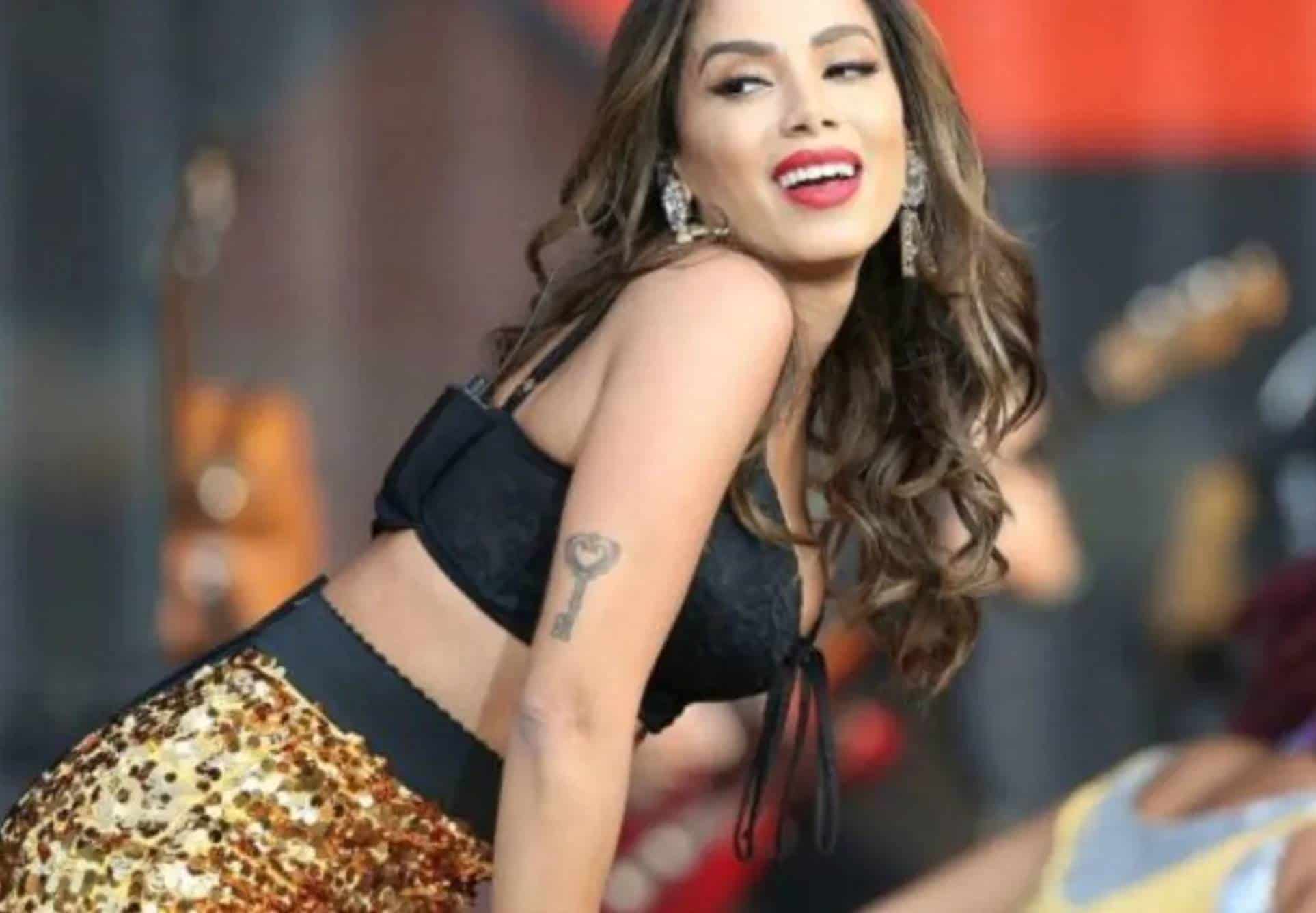 Curvas que te deixam louco! Anitta inflama as redes com uma fotografia picante no Instagram