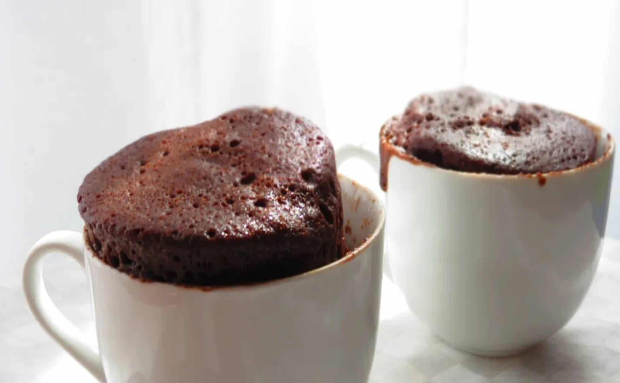 Aprenda a preparar este delicioso bolo de chocolate no copo em 10 minutos