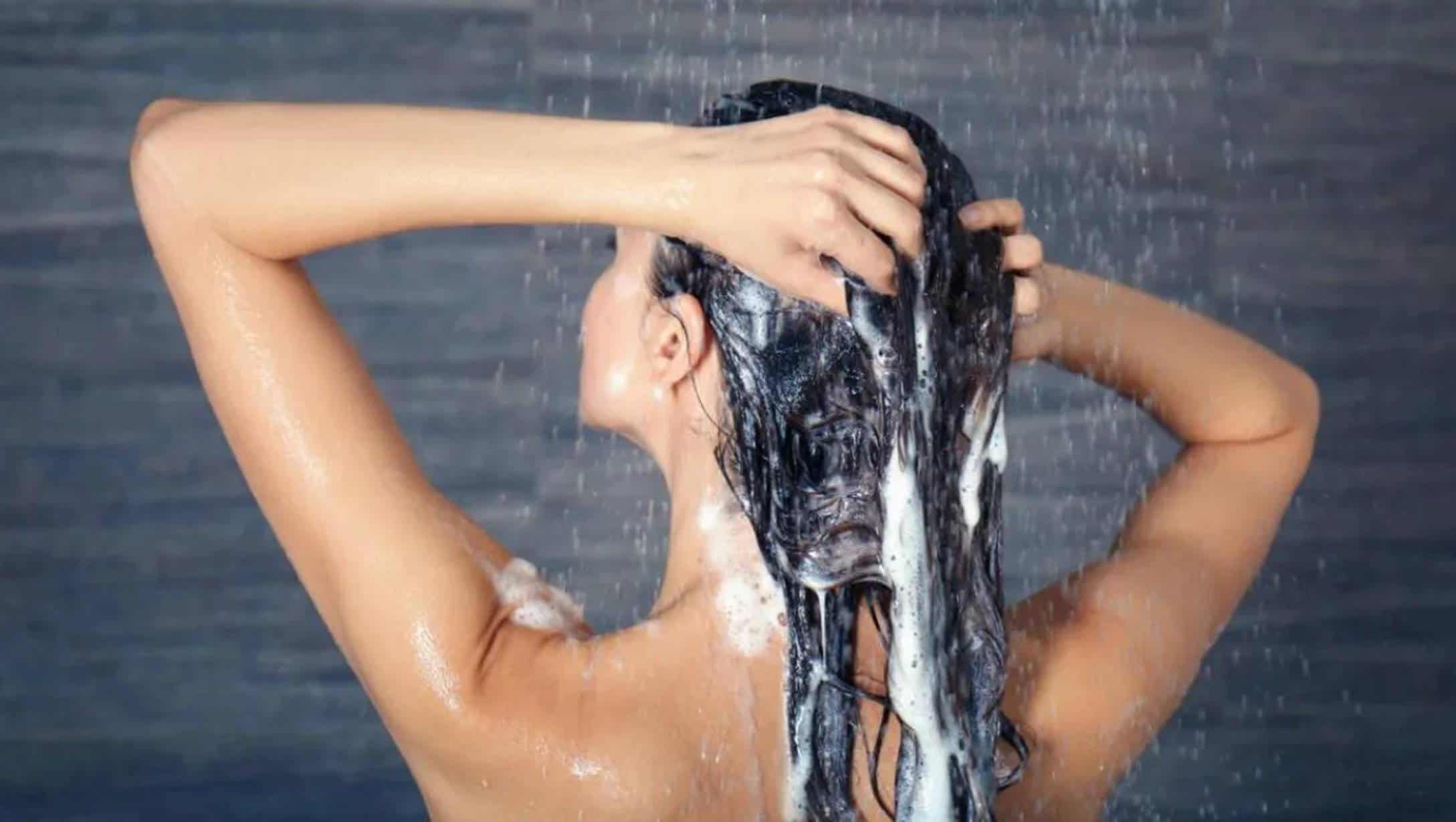 Shampoo clareador: aprenda como fazer e use para clarear seus cabelos em casa