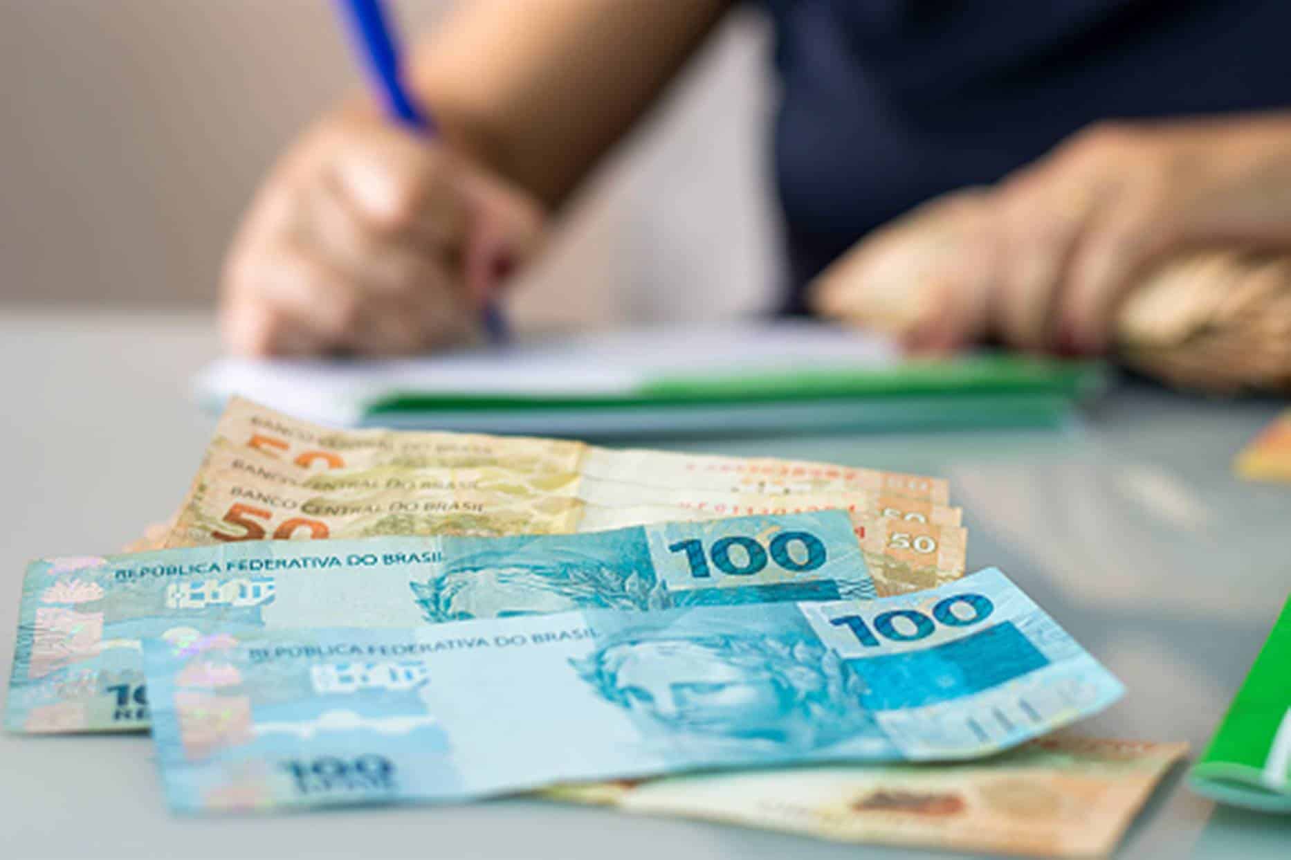 Governo de SP oferece 10 mil vagas com auxílio-desemprego de R$ 330,00