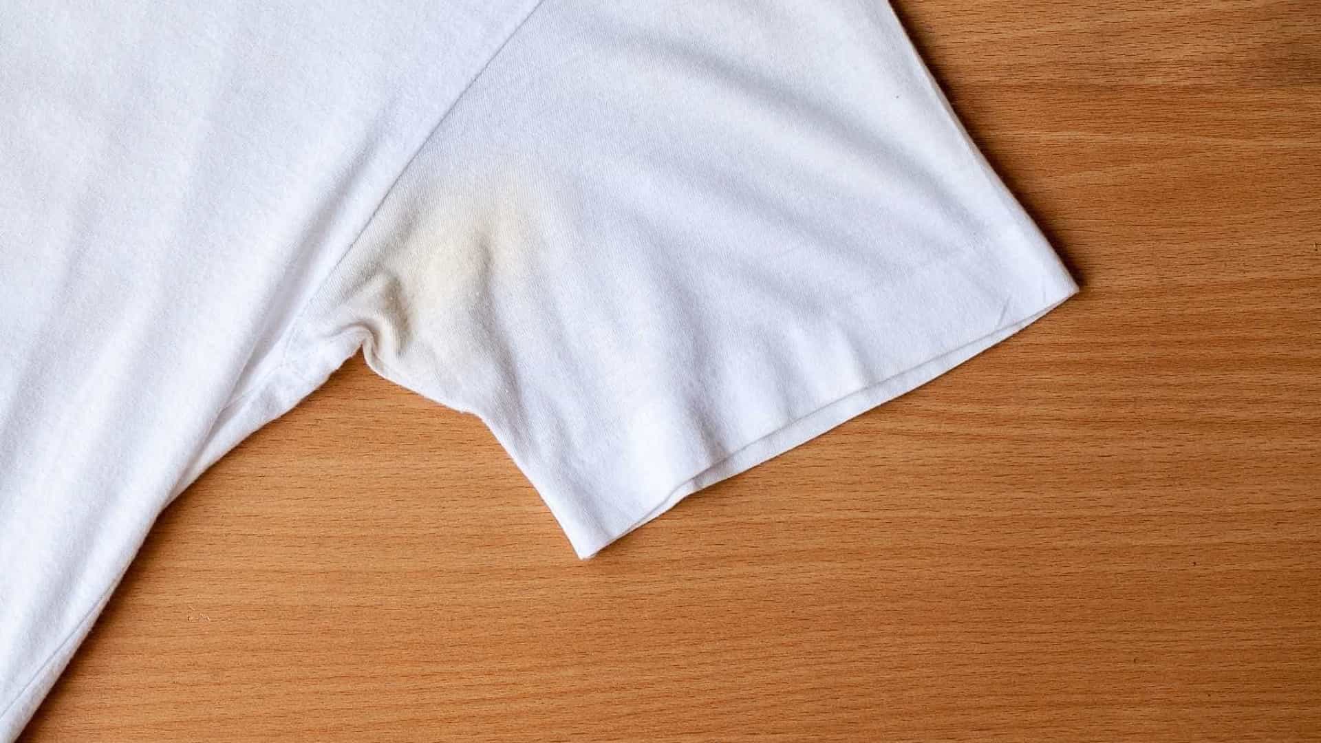 Remova manchas de suor das roupas com este método inovador em 10 minutos