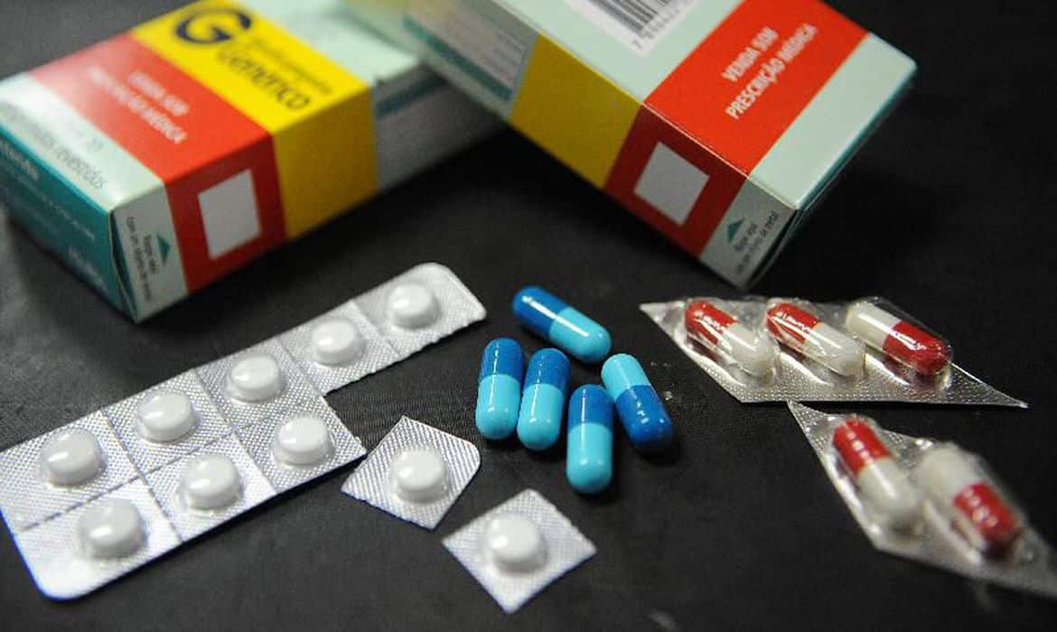 Governo zera tarifas de 34 medicamentos usados no combate ao coronavírus