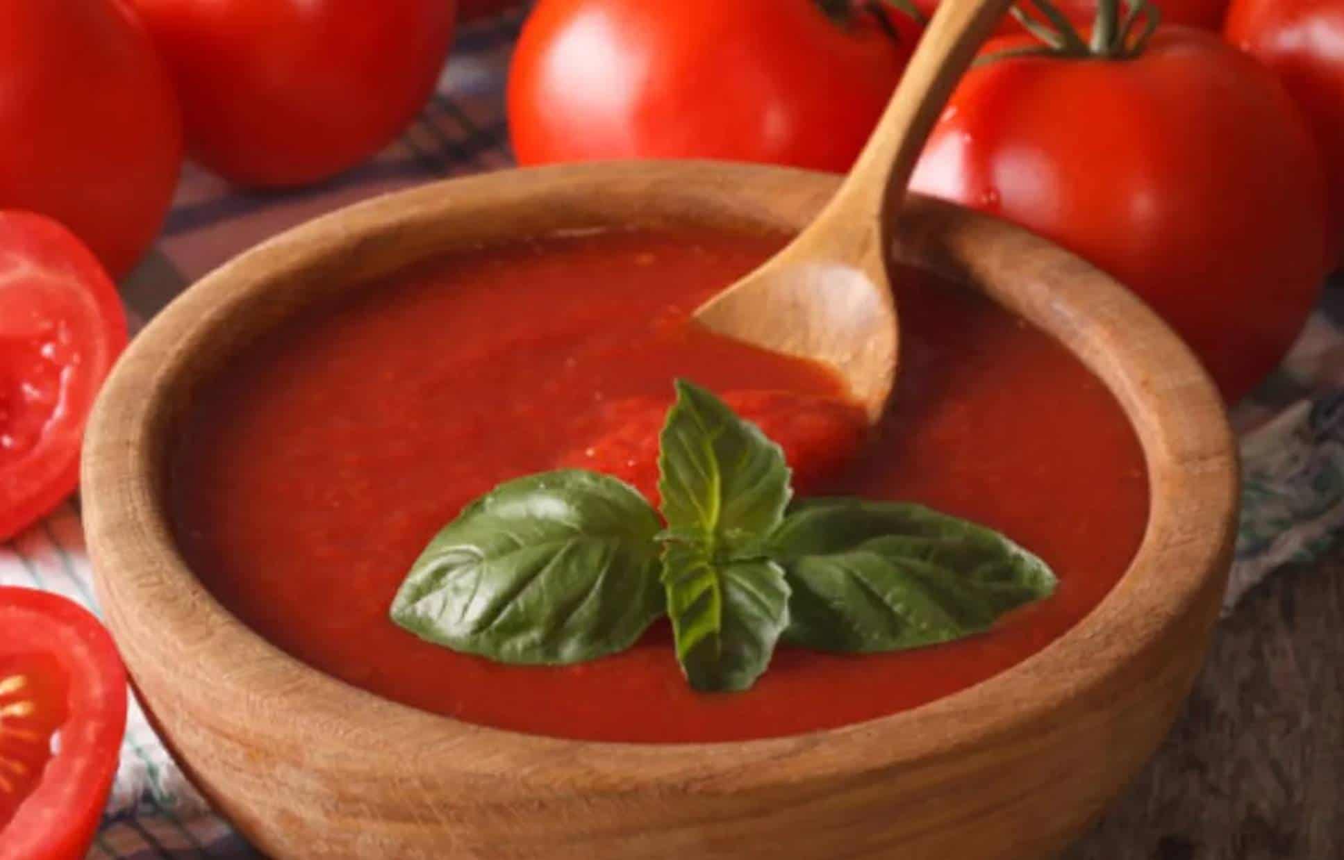 Prepare um molho de tomate caseiro delicioso em 1 minuto