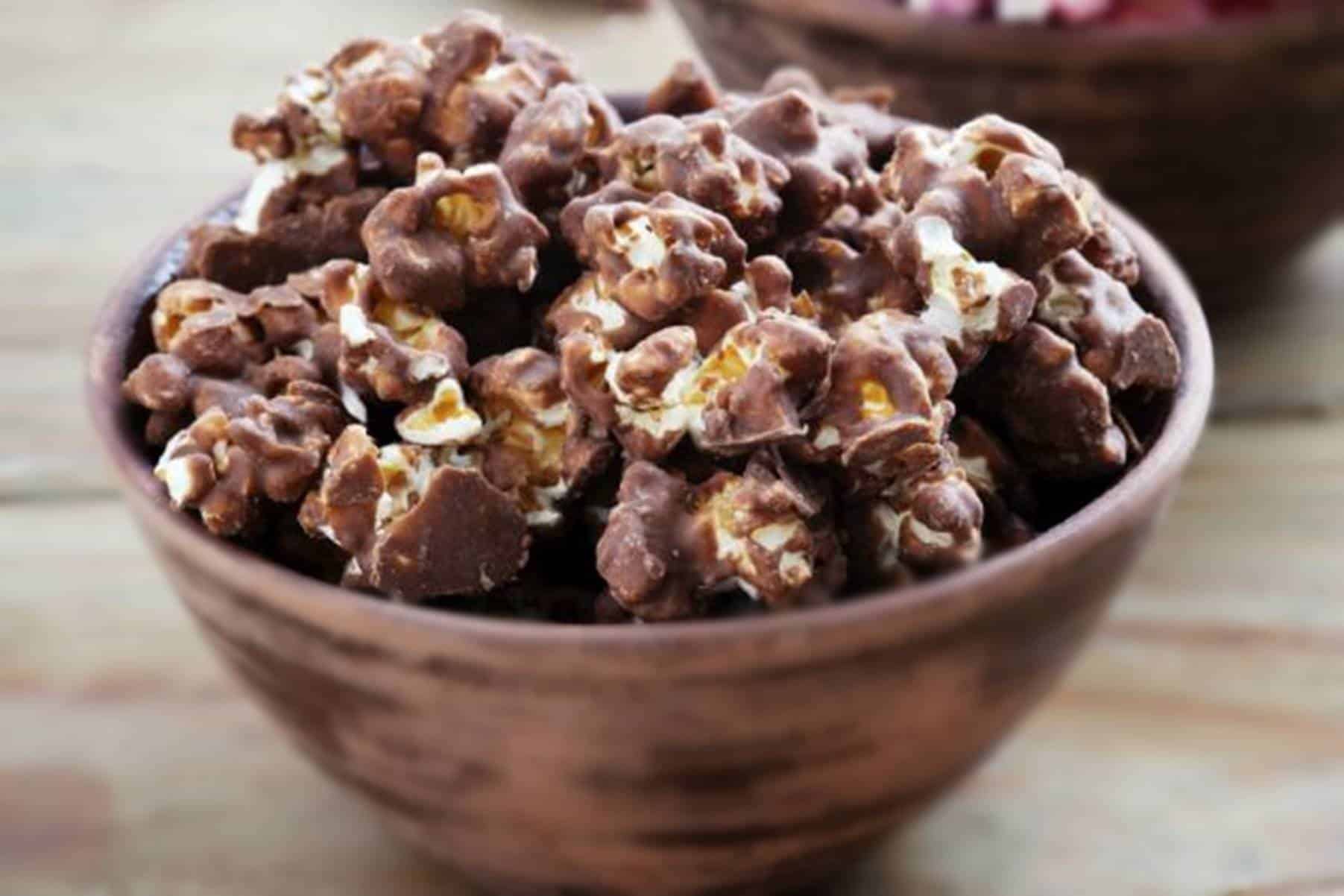 Receita Nova: descubra como fazer deliciosas pipocas de chocolate 