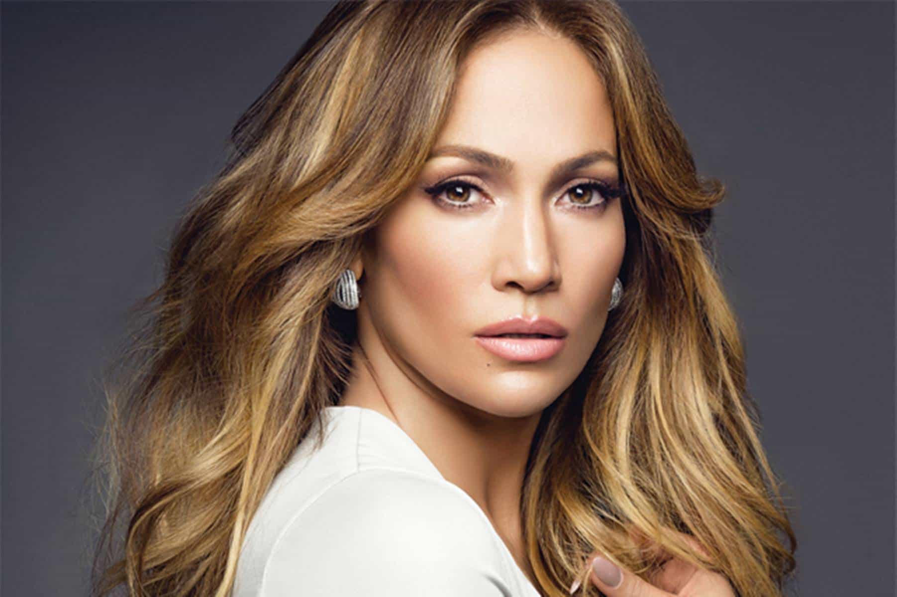 Segredos da diva Jennifer Lopez para manter o cabelão bonito aos 50 anos