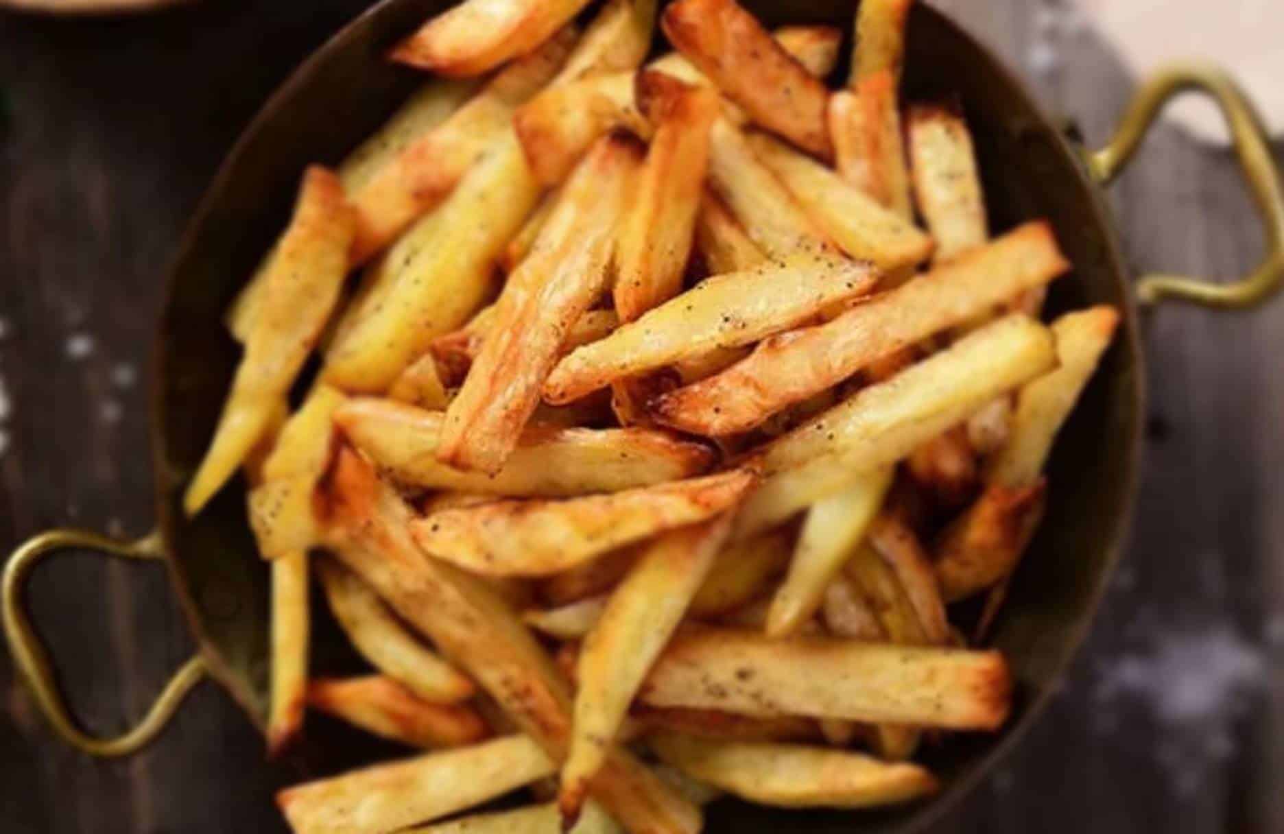 O melhor truque para deixar suas batatas fritas mais crocantes