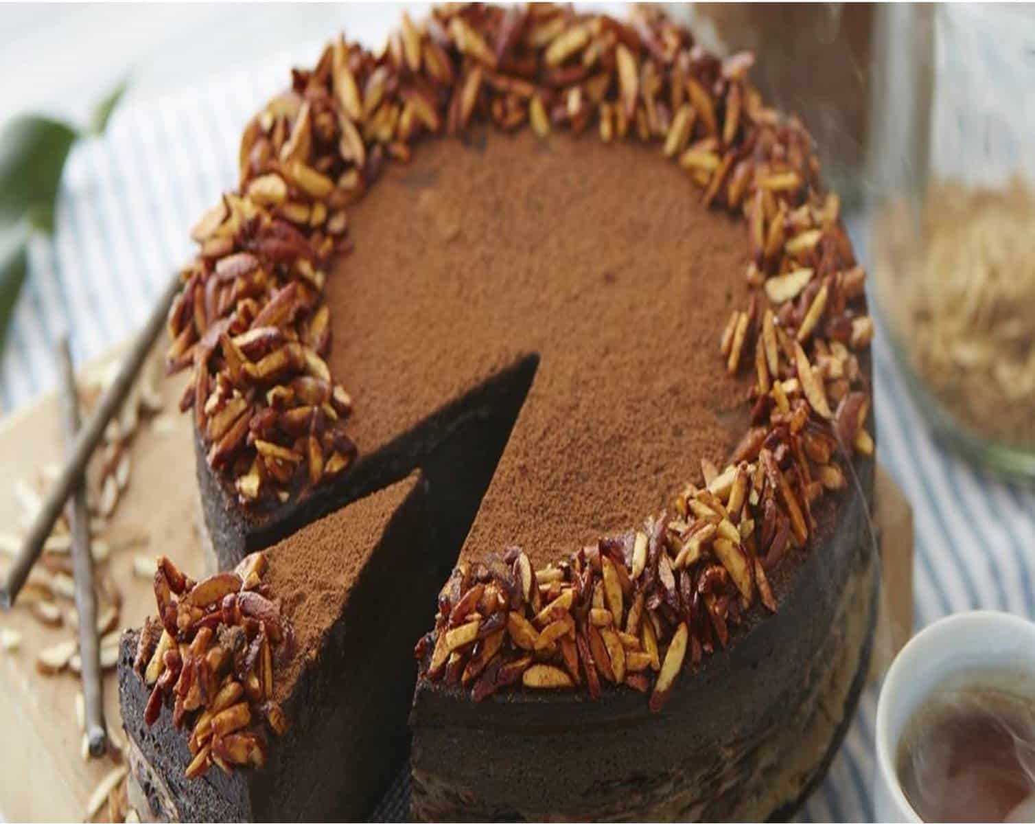 Faça um delicioso bolo de chocolate com apenas três ingredientes