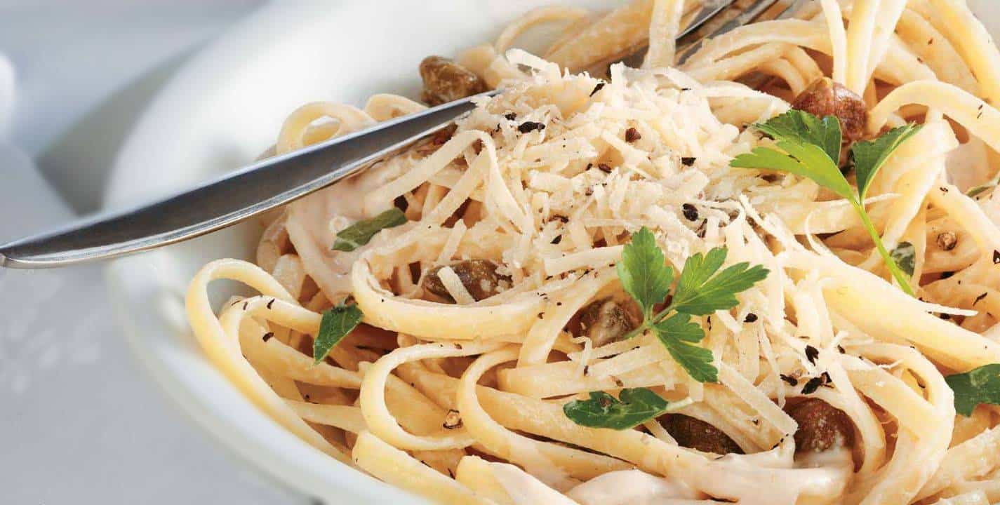 Fácil e barato: Espaguete com atum fica pronto em 10 minutos