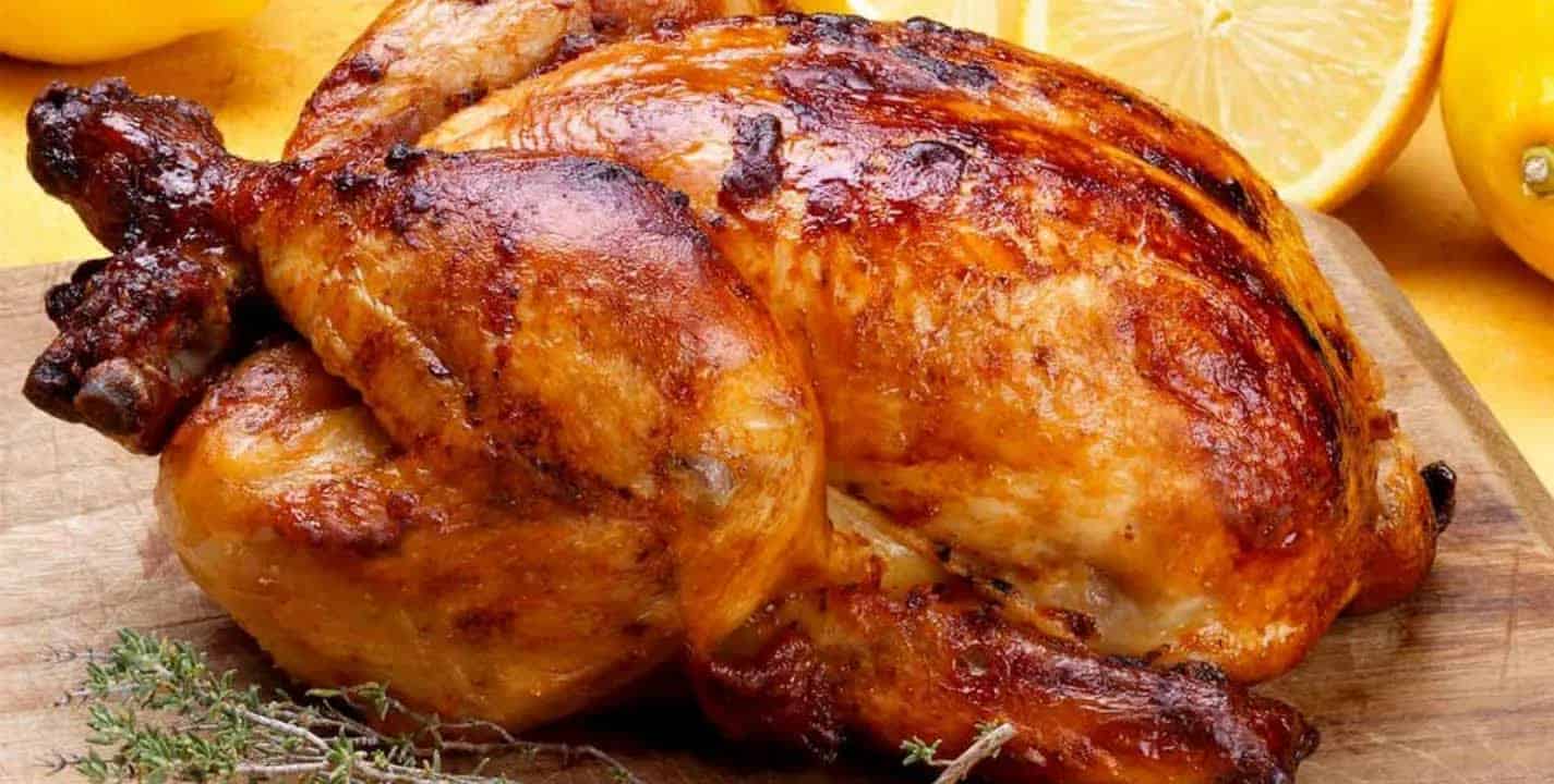Segredo do Chefe para que o frango assado não resseque e fique crocante por fora, macio por dentro 
