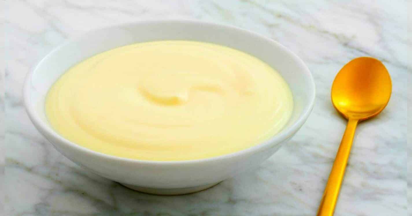 Prepare um delicioso mingau de amido de milho e leite em apenas 5 minutos