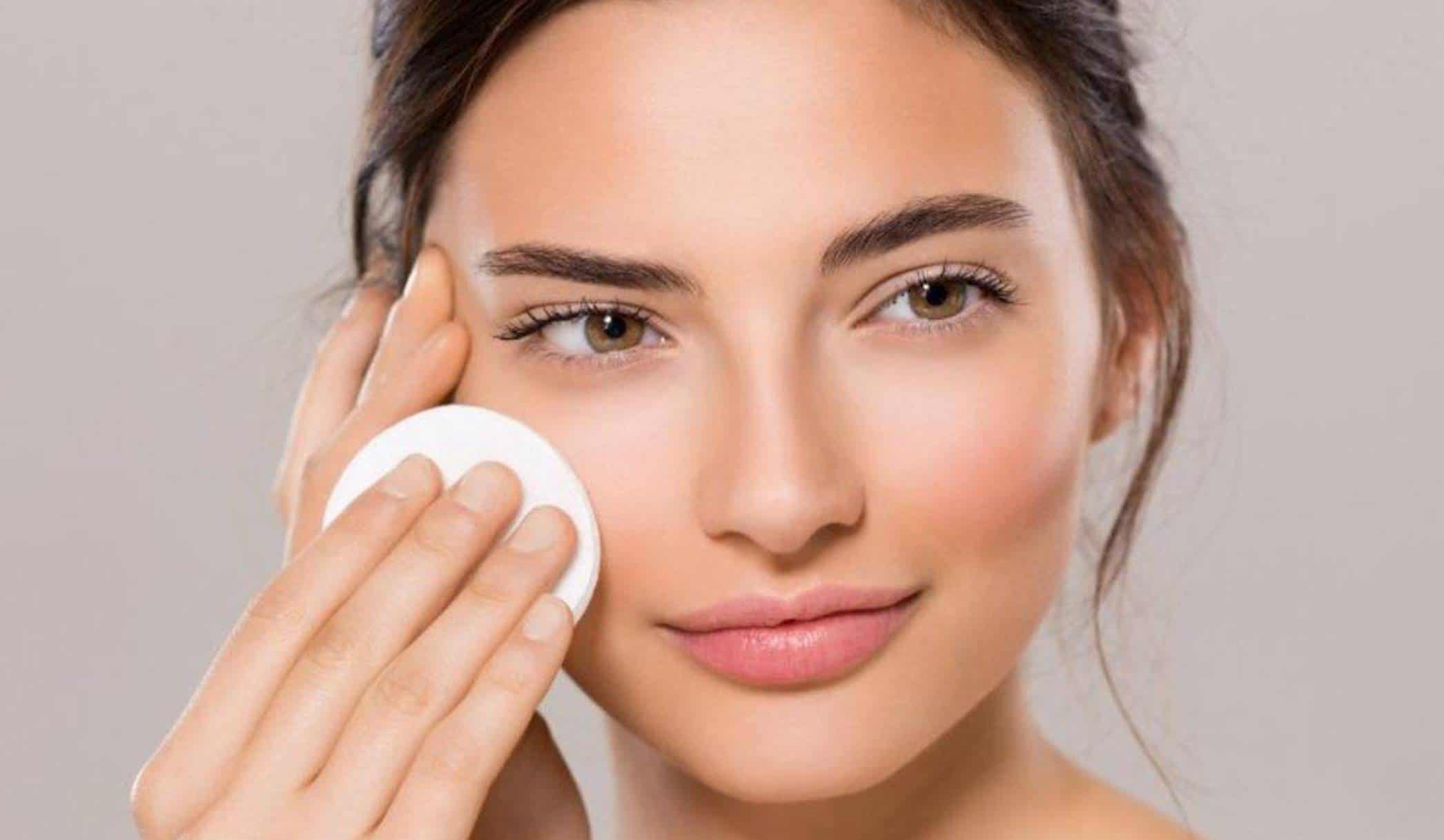 Rejuvenesça sua pele do rosto com este incrível tratamento de beleza que leva 5 ingredientes
