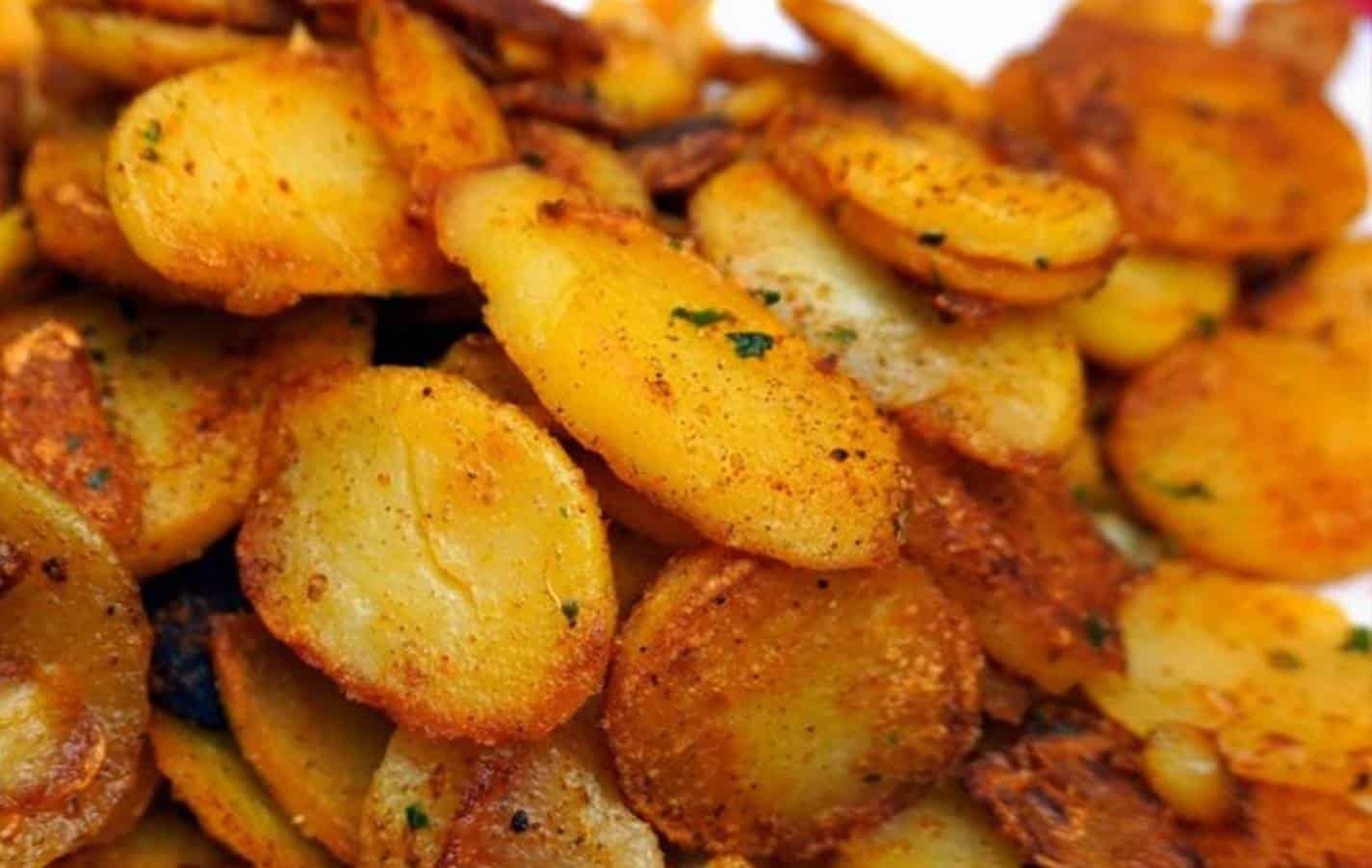 Prepare deliciosas batatas com alho dourado, fácil e rápido com apenas 4 ingredientes