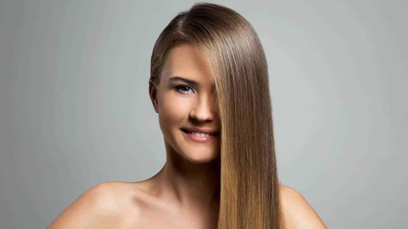 Como alisar o cabelo naturalmente: sem químicos e sem danos aos fios