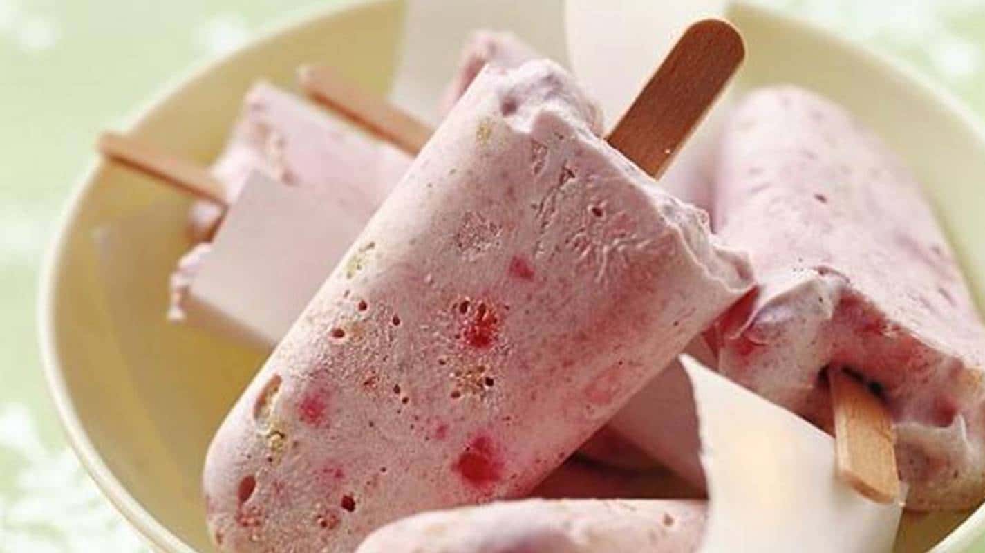 Paletas de iogurte com morango: como fazer esta sobremesa refrescante em 5 passos simples