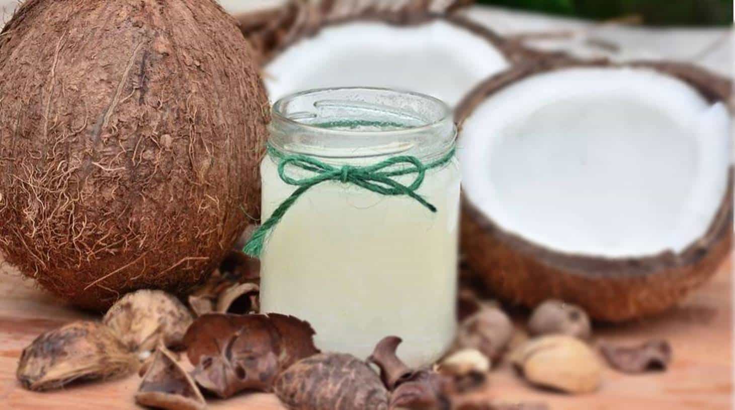 Descubra o que acontece com você ao beber água de coco todos os dias