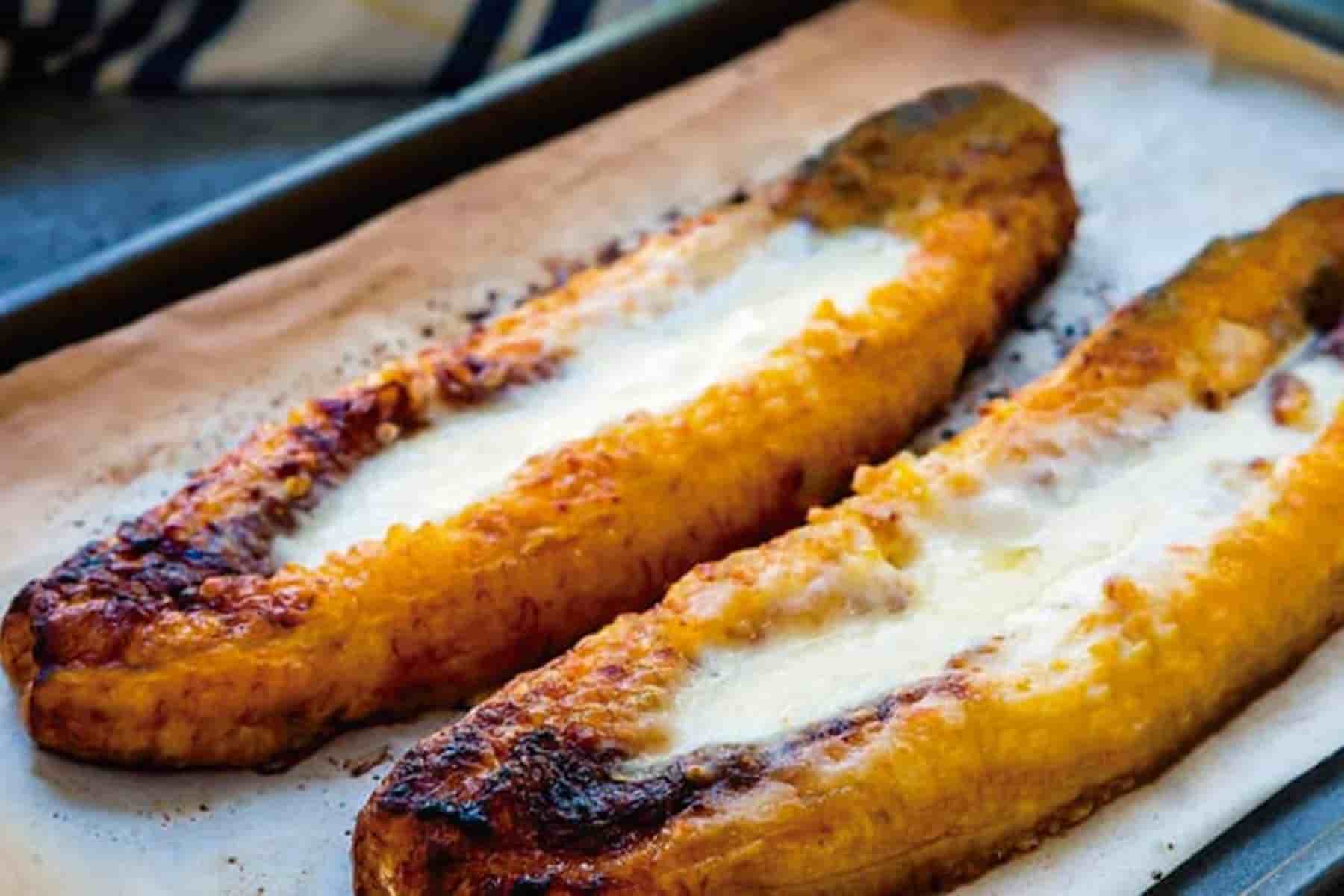 Prepare essas deliciosas bananas com queijo grelhado sem forno