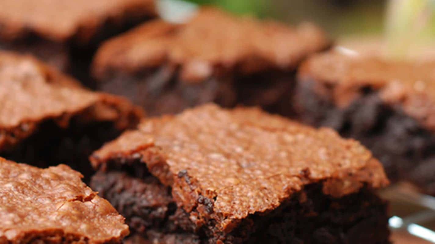 Aprenda a fazer brownies de batata doce sem glúten em 5 passos