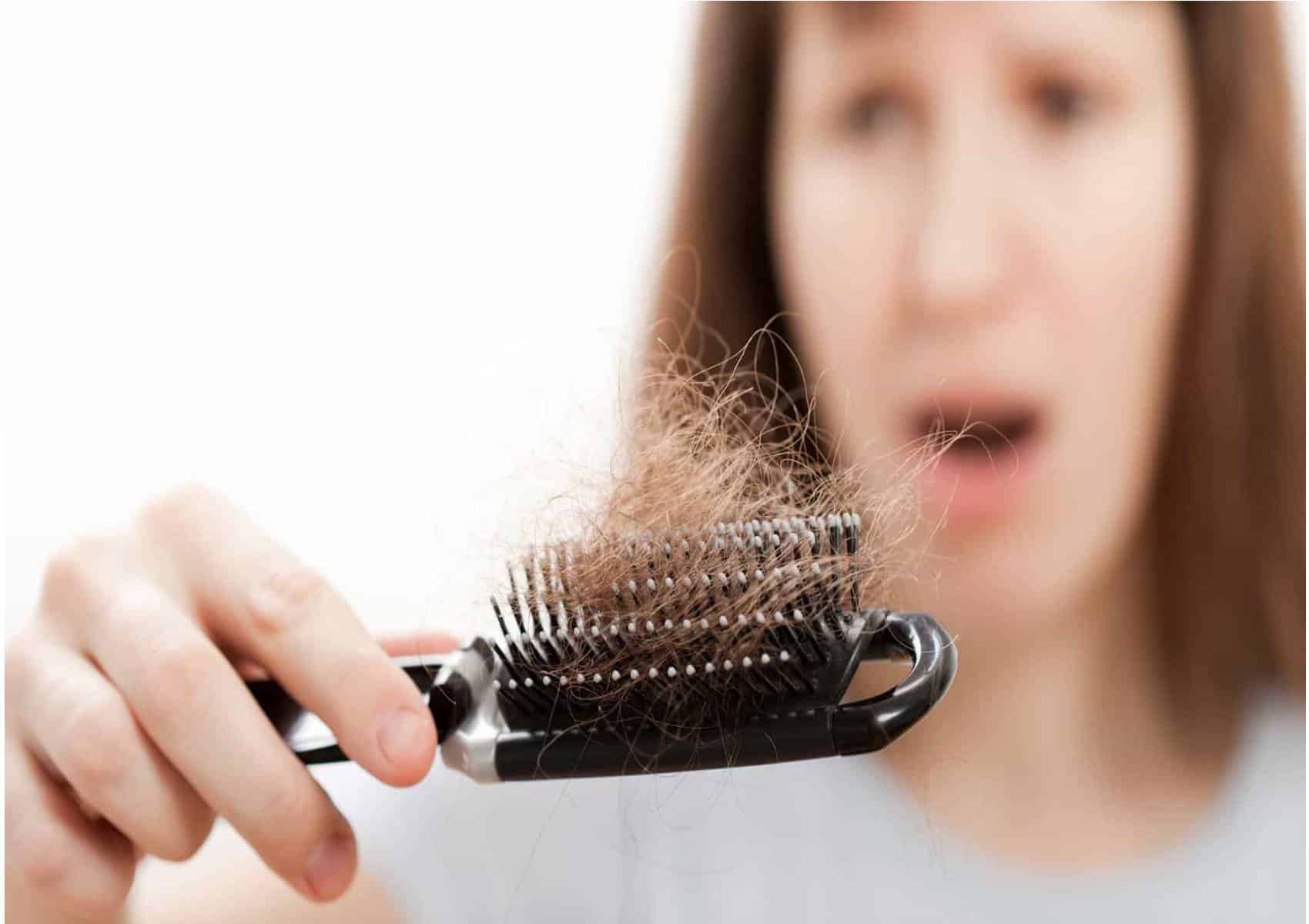 Como parar a queda de cabelo em mulheres e homens?