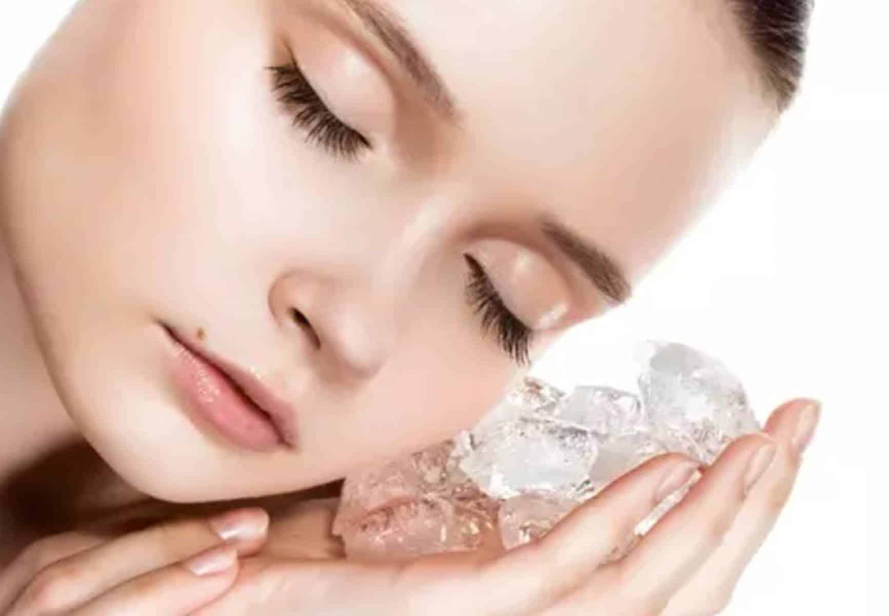 Como usar cubos de gelo na pele para ficar mais lisa e rejuvenescer