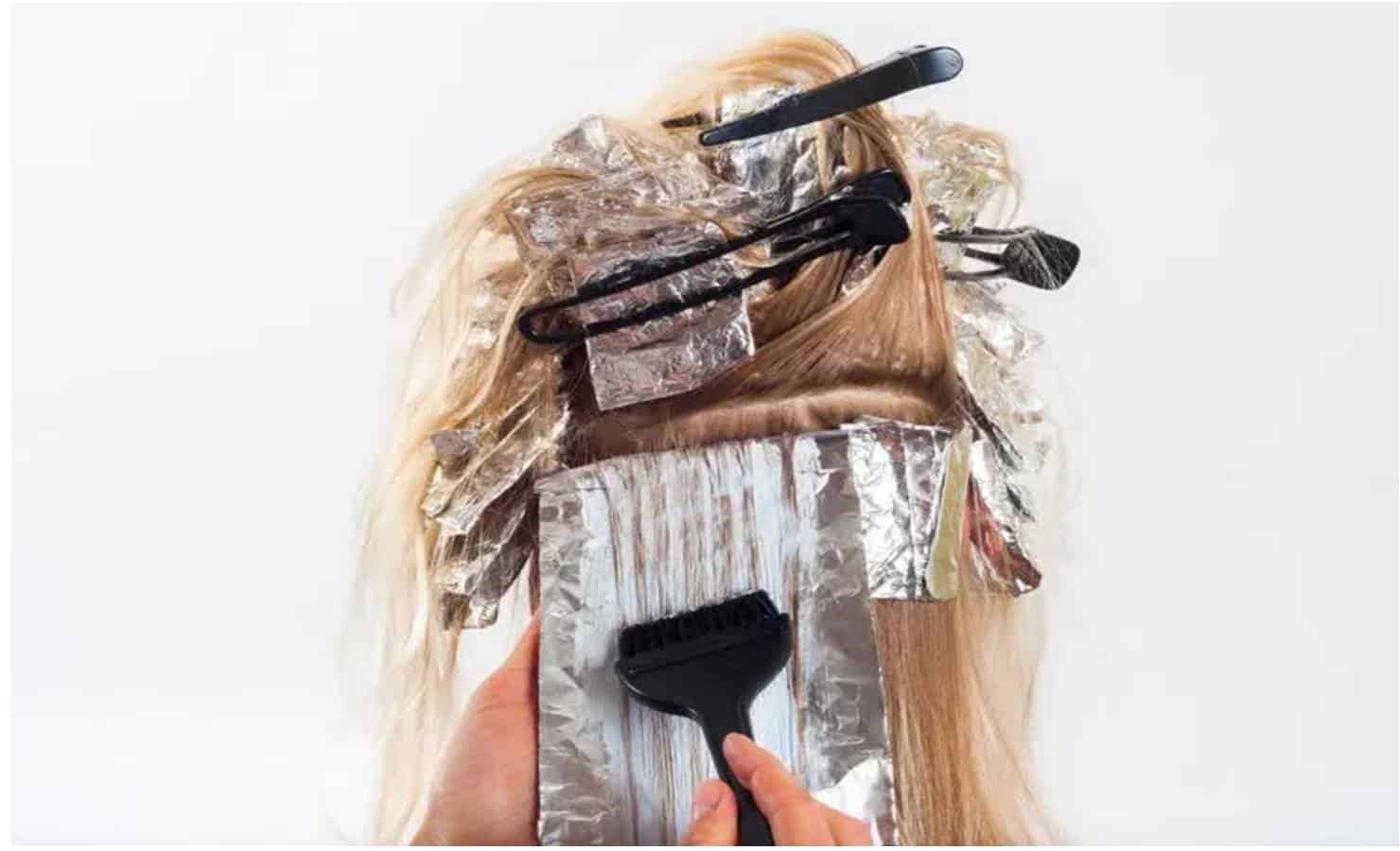 Conheça 4 óleos indicados para reparar cabelos tingidos e secos e veja como usá-los