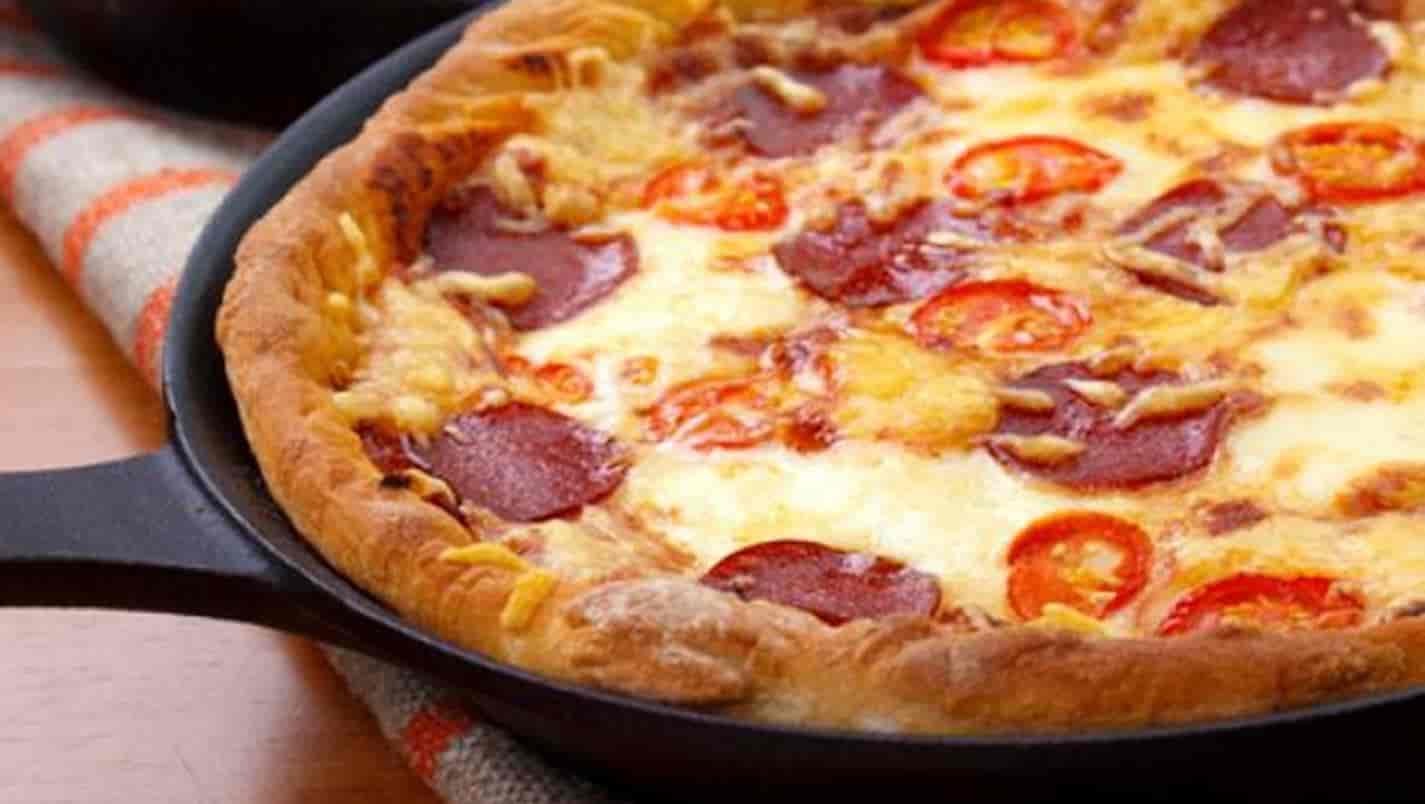 Pizza na frigideira: como fazer rápido com apenas 5 ingredientes