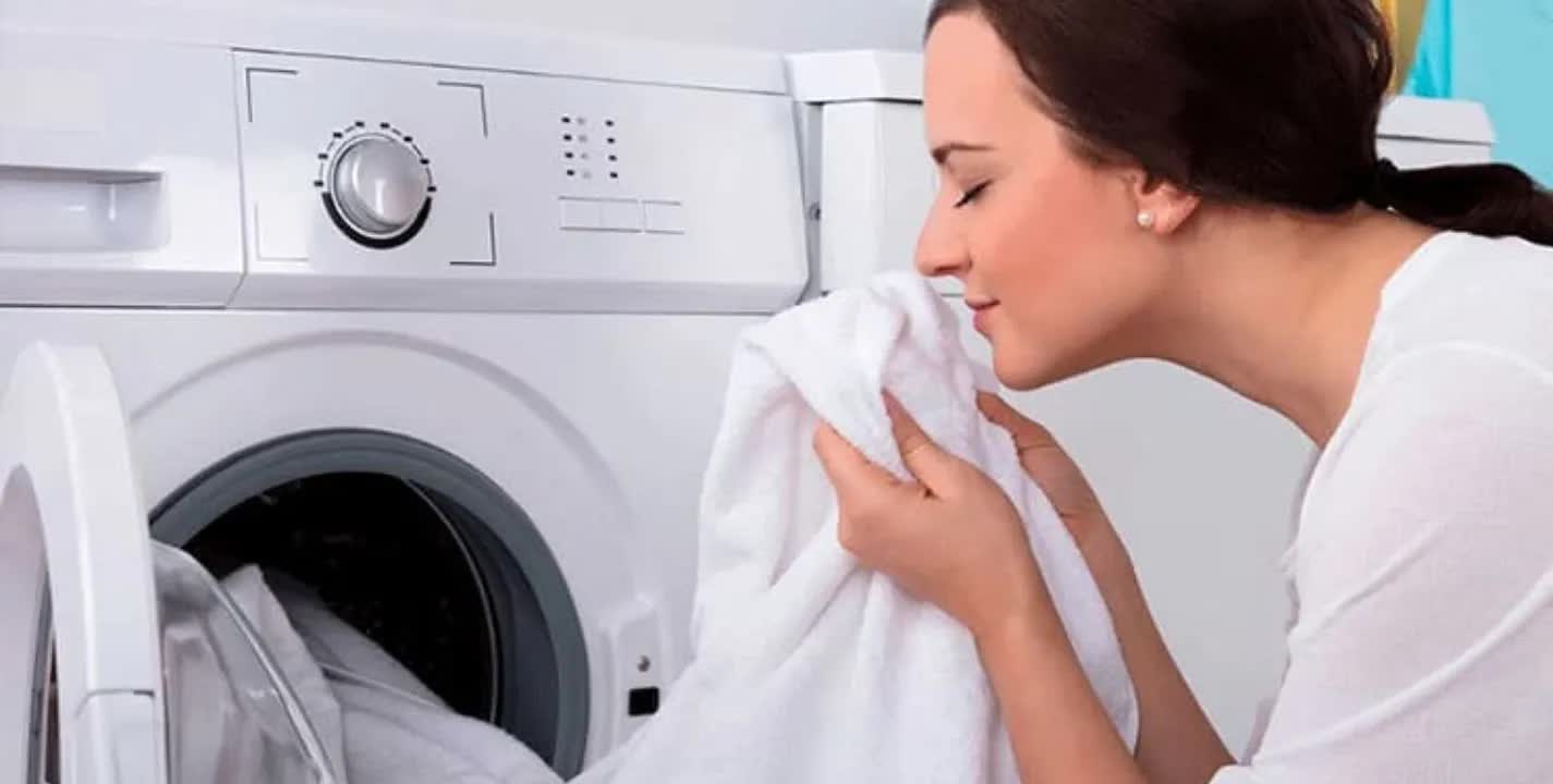 Saiba por que você deve adicionar sal às roupas antes de lavá-las
