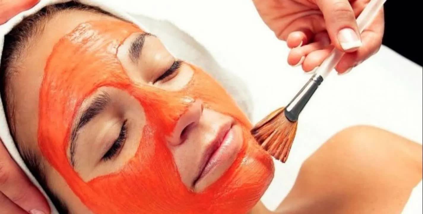 Máscara de tomate para pele perfeita e cabelo radiante