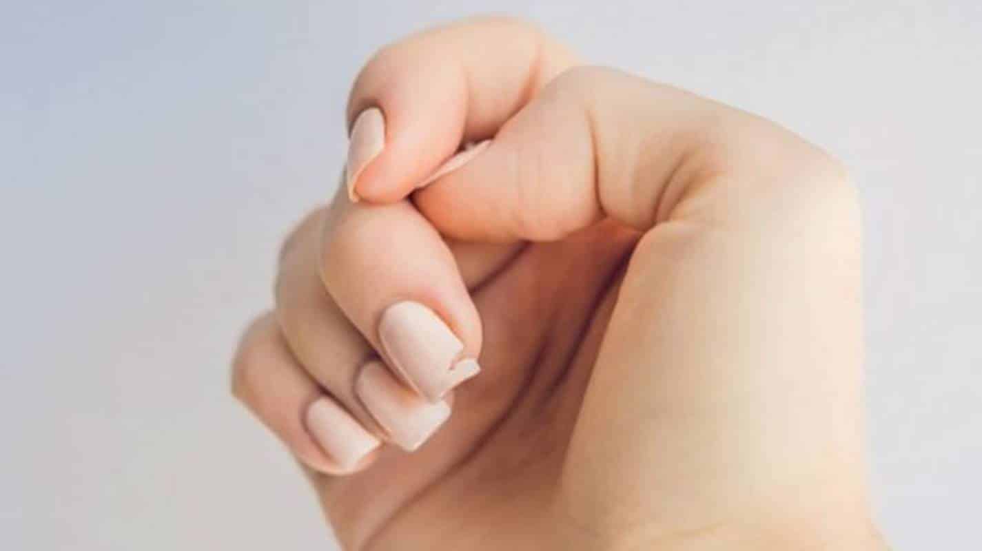 Como fortalecer as unhas e evitar que elas quebrem com facilidade