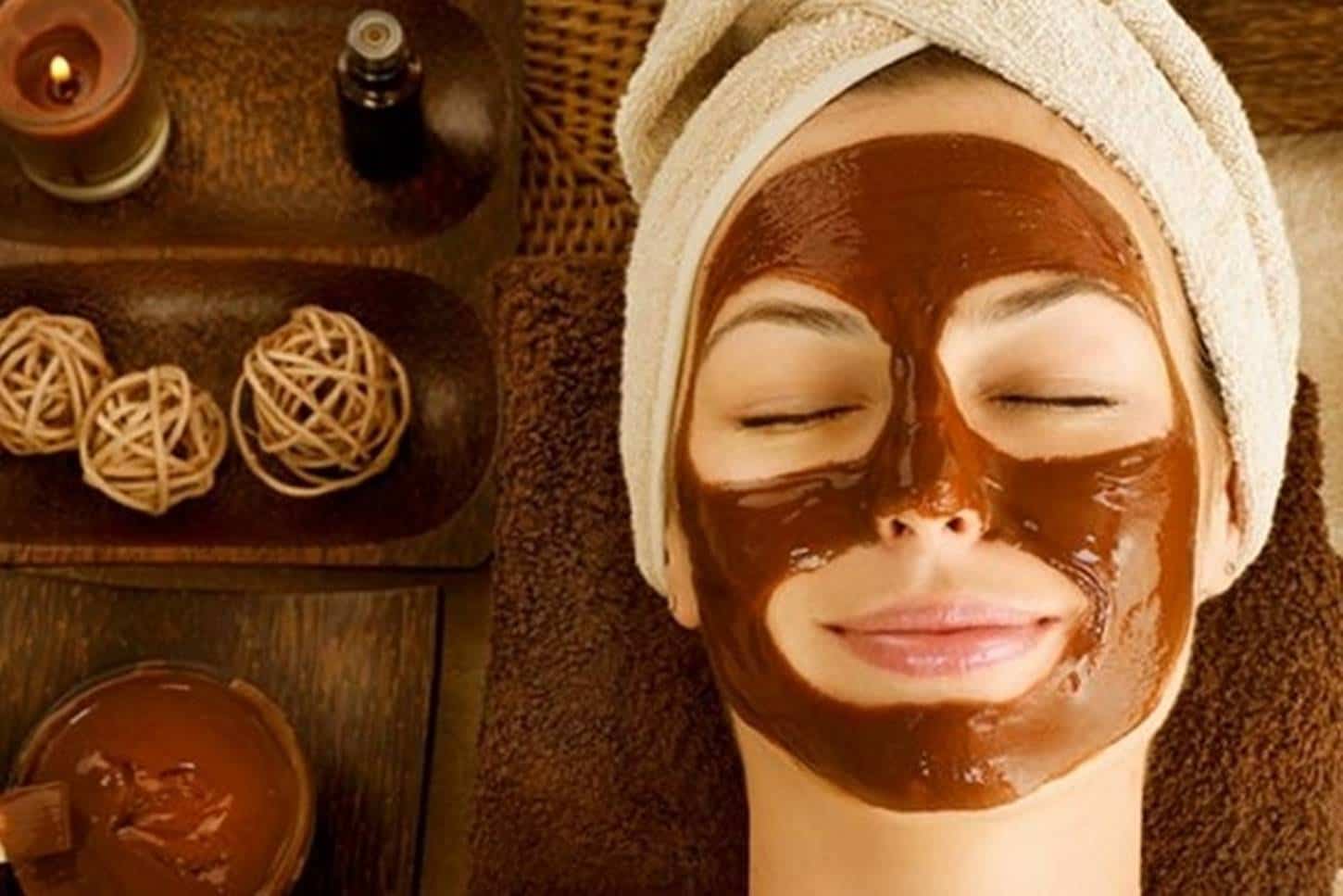 Grandes benefícios do chocolate: pele mais jovem e proteção UV