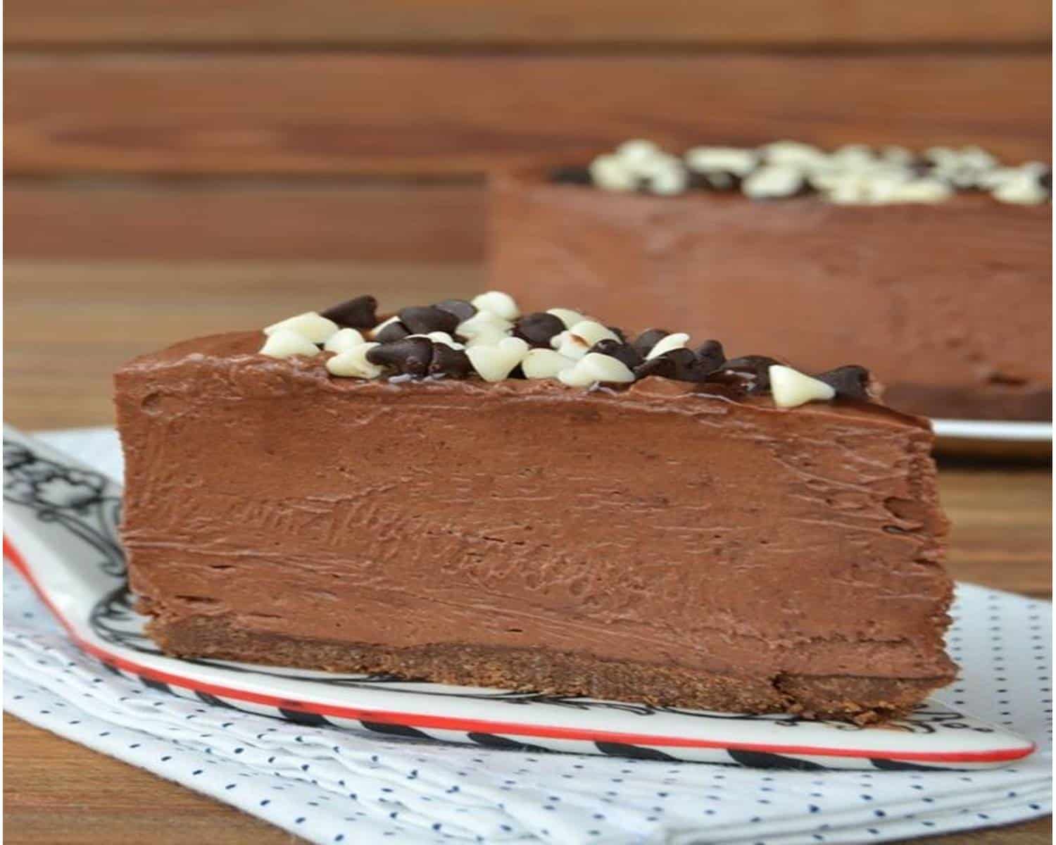 Sem forno: bolo de queijo e chocolate com uma textura deliciosa