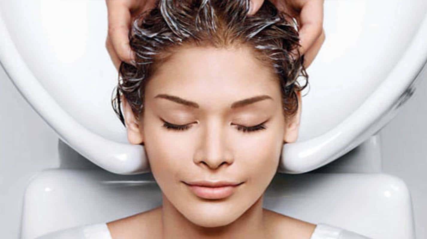 Peeling de cabelo: restaure, limpe e renove seu couro cabeludo com ingredientes naturais