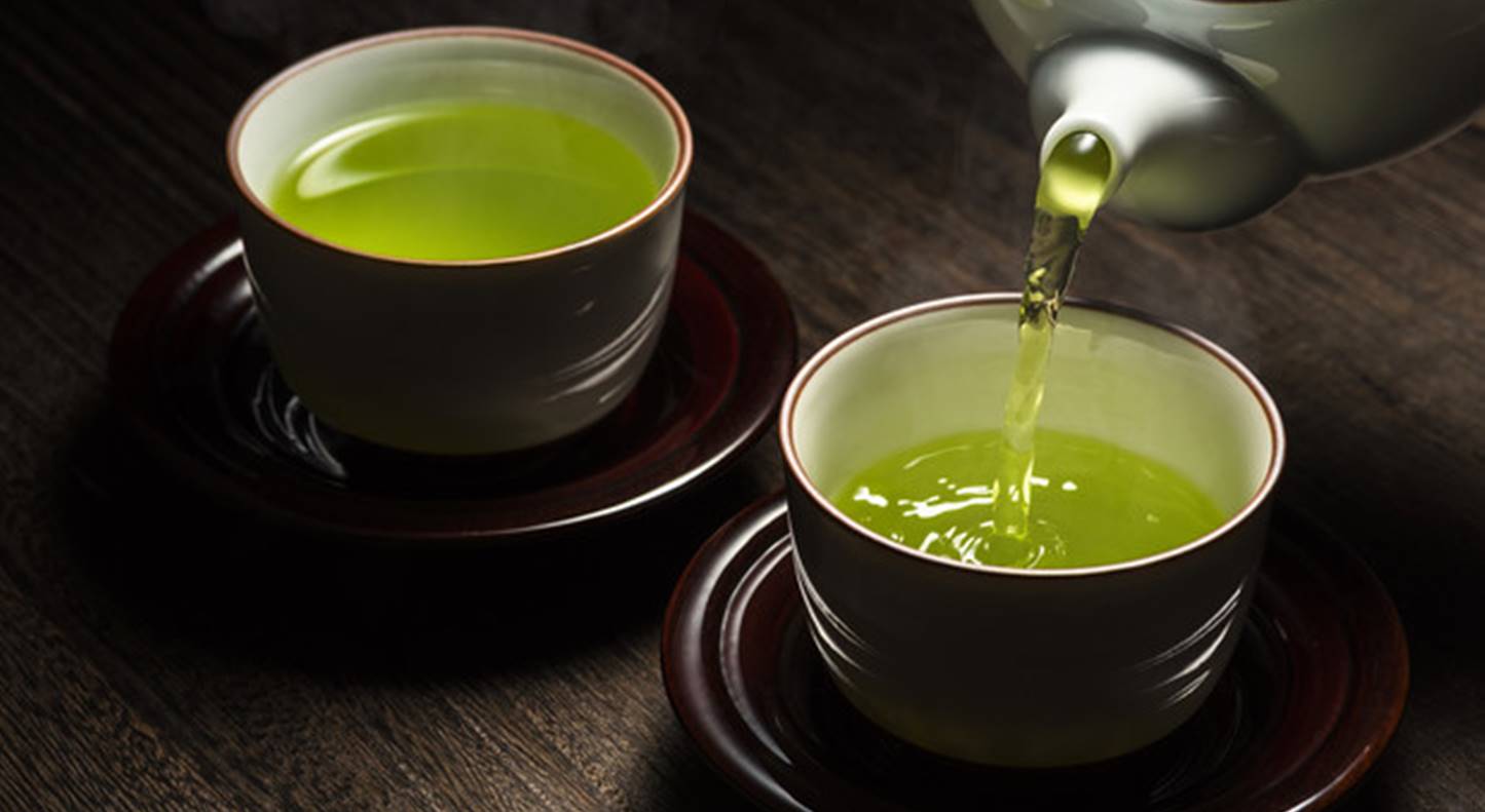 Este é o chá verde japonês que você deve beber para remover rugas