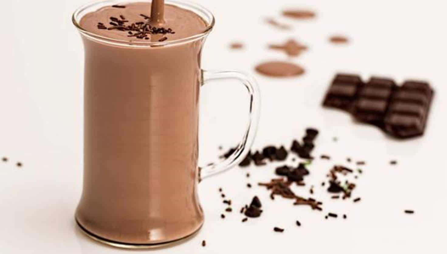 3 receitas de batidos de chocolate para lhe dar um sabor saudável