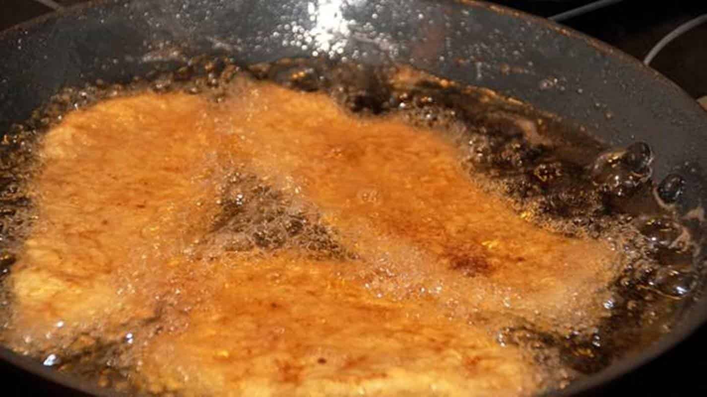 5 truques para evitar que sua comida absorva muito óleo ao fritar
