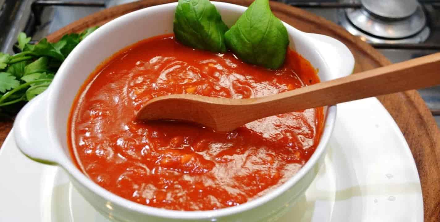 Como fazer molho de tomate caseiro para pizza ou massa?