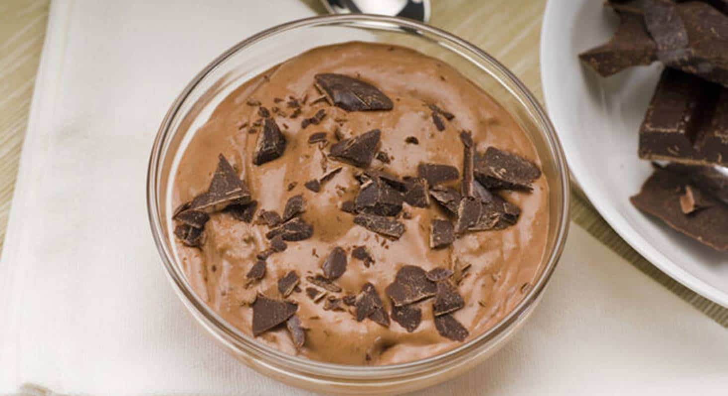 Como fazer uma mousse de doce de leite com chocolate em 10 minutos