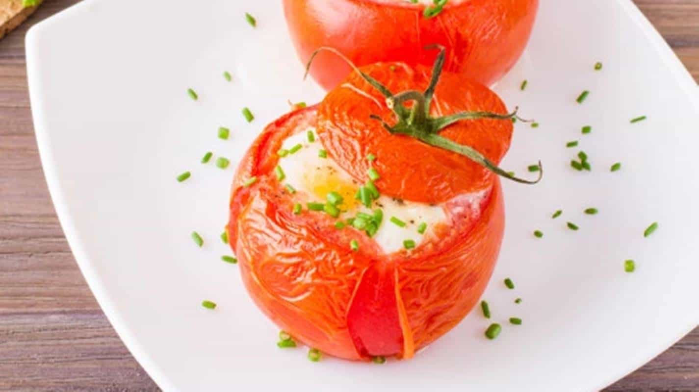 Simples e rápido: esta receita de tomate recheado surpreende todo mundo!