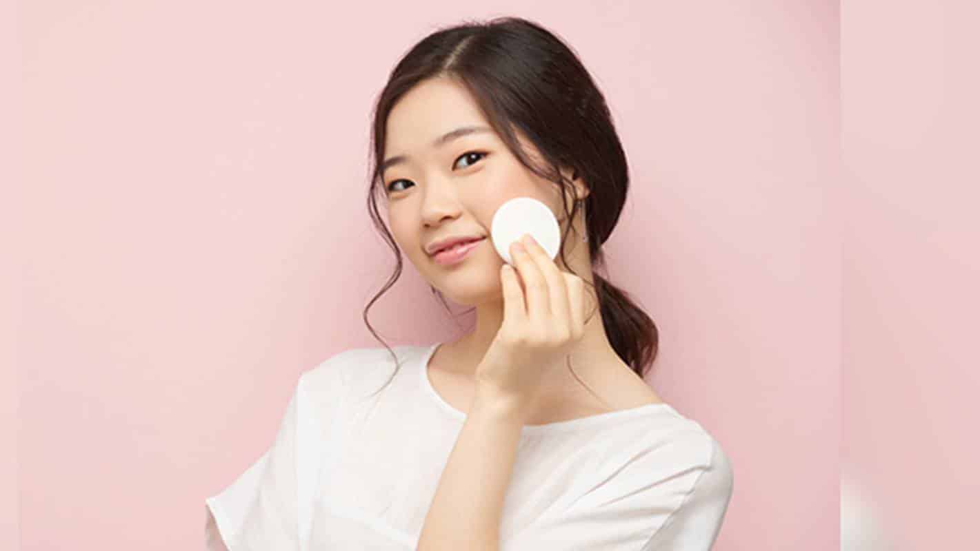 Truque asiático para clarear a pele do rosto com arroz