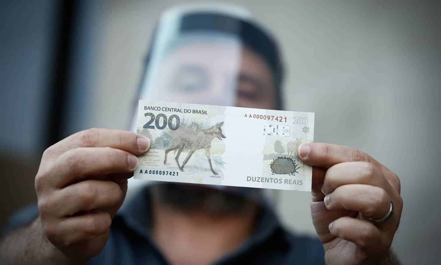 Defensoria entra com ação para que BC tire notas de R$ 200 de circulação 