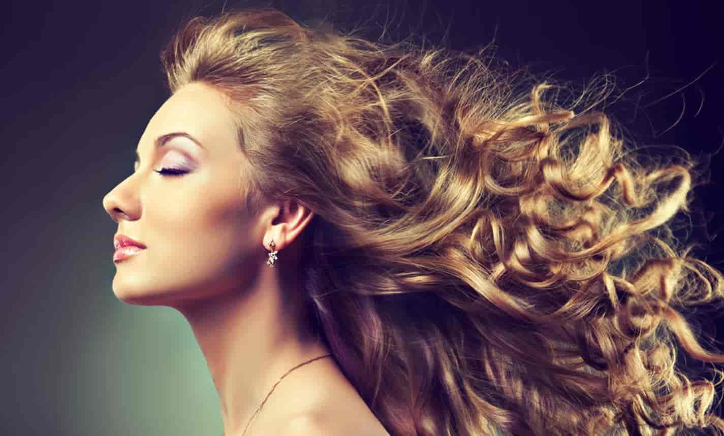 Veja como tratar o cabelo com vitamina E: fortalece e previne a queda
