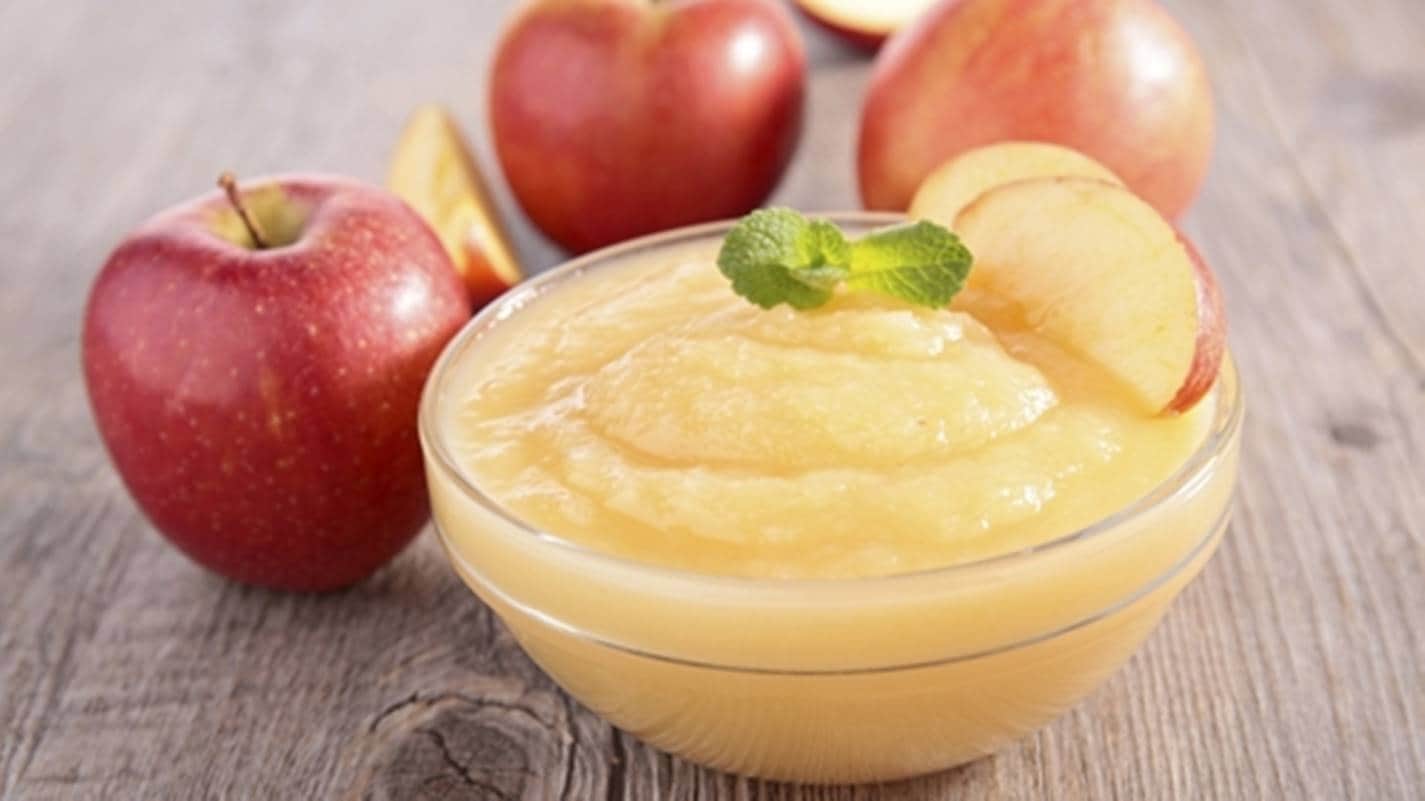 Fazer um saboroso purê de maçã é muito fácil com esta receita caseira