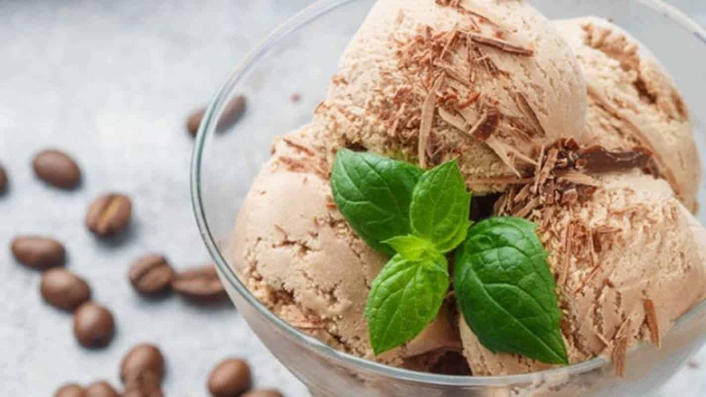 A receita mais fácil de sorvete de café que você fará com 5 ingredientes